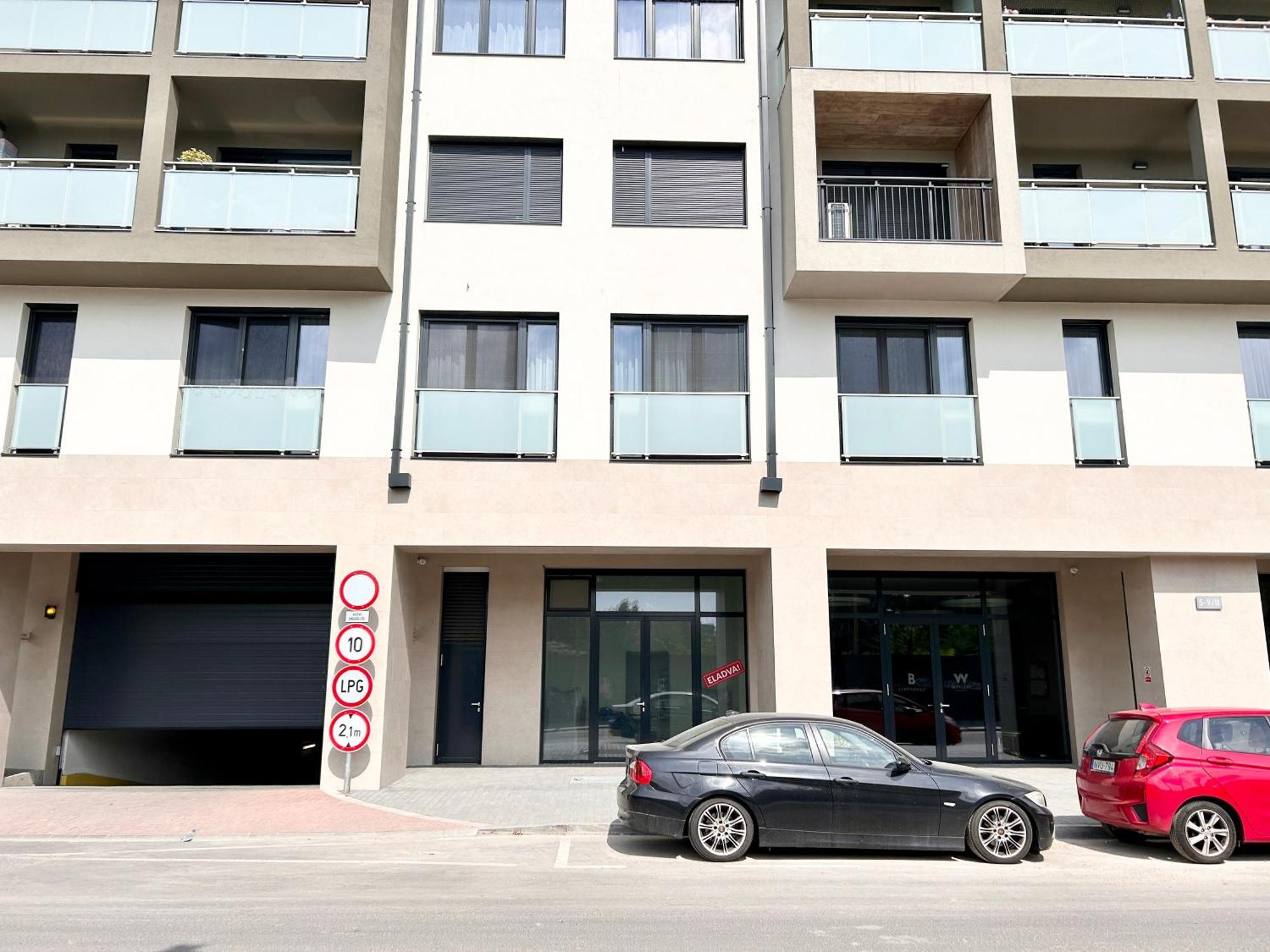 New 2022 Family&Friends Downtown Ac 3Br 2Ba Free Parking Big Balcony Near Metro&Train Station Self Check-In Apt Budapeşte Dış mekan fotoğraf