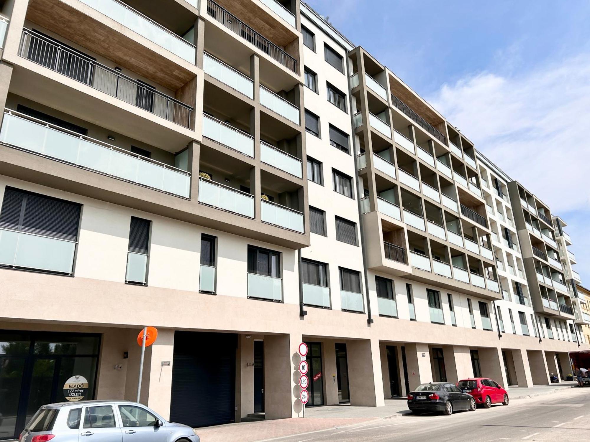 New 2022 Family&Friends Downtown Ac 3Br 2Ba Free Parking Big Balcony Near Metro&Train Station Self Check-In Apt Budapeşte Dış mekan fotoğraf