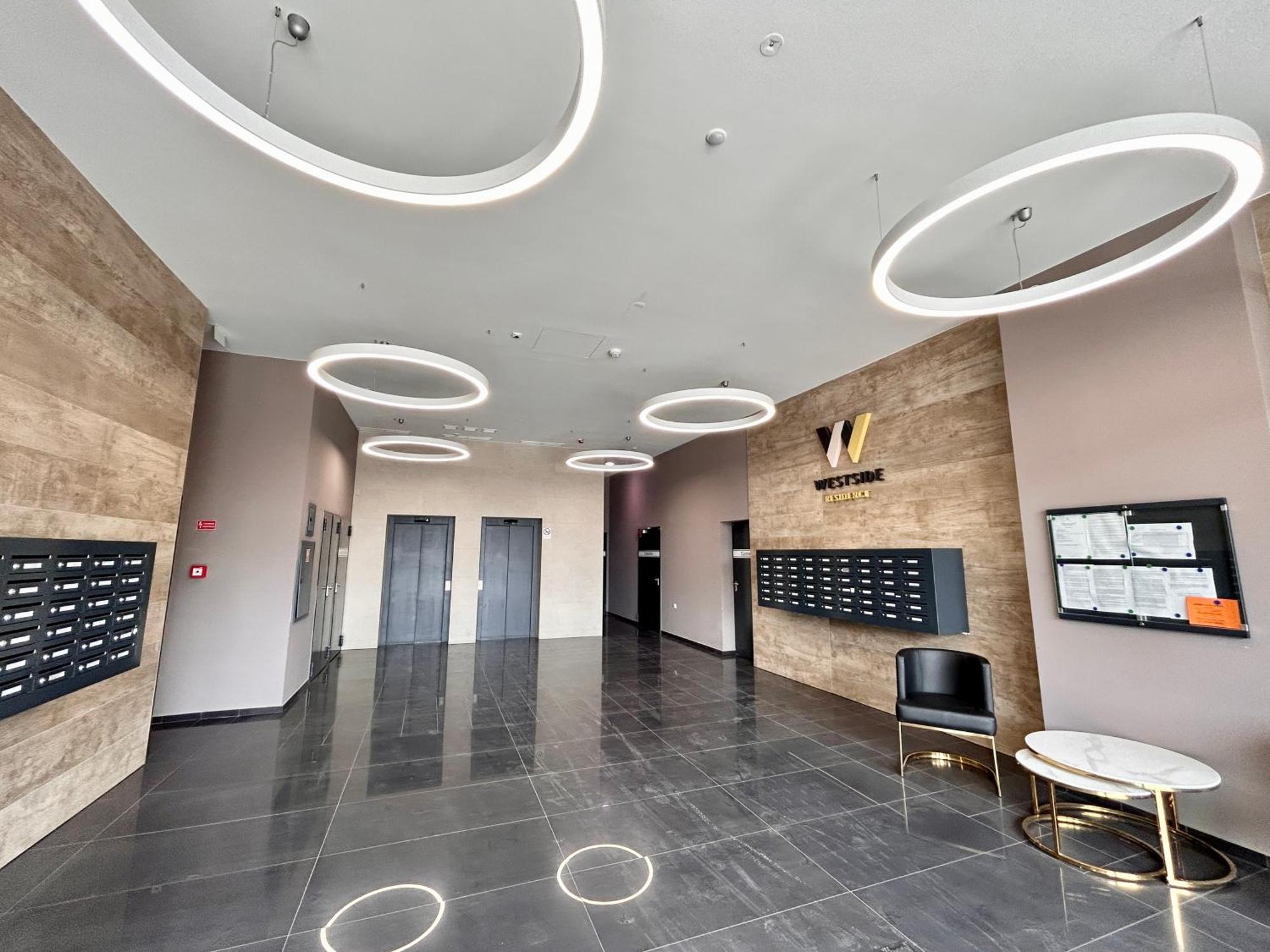 New 2022 Family&Friends Downtown Ac 3Br 2Ba Free Parking Big Balcony Near Metro&Train Station Self Check-In Apt Budapeşte Dış mekan fotoğraf