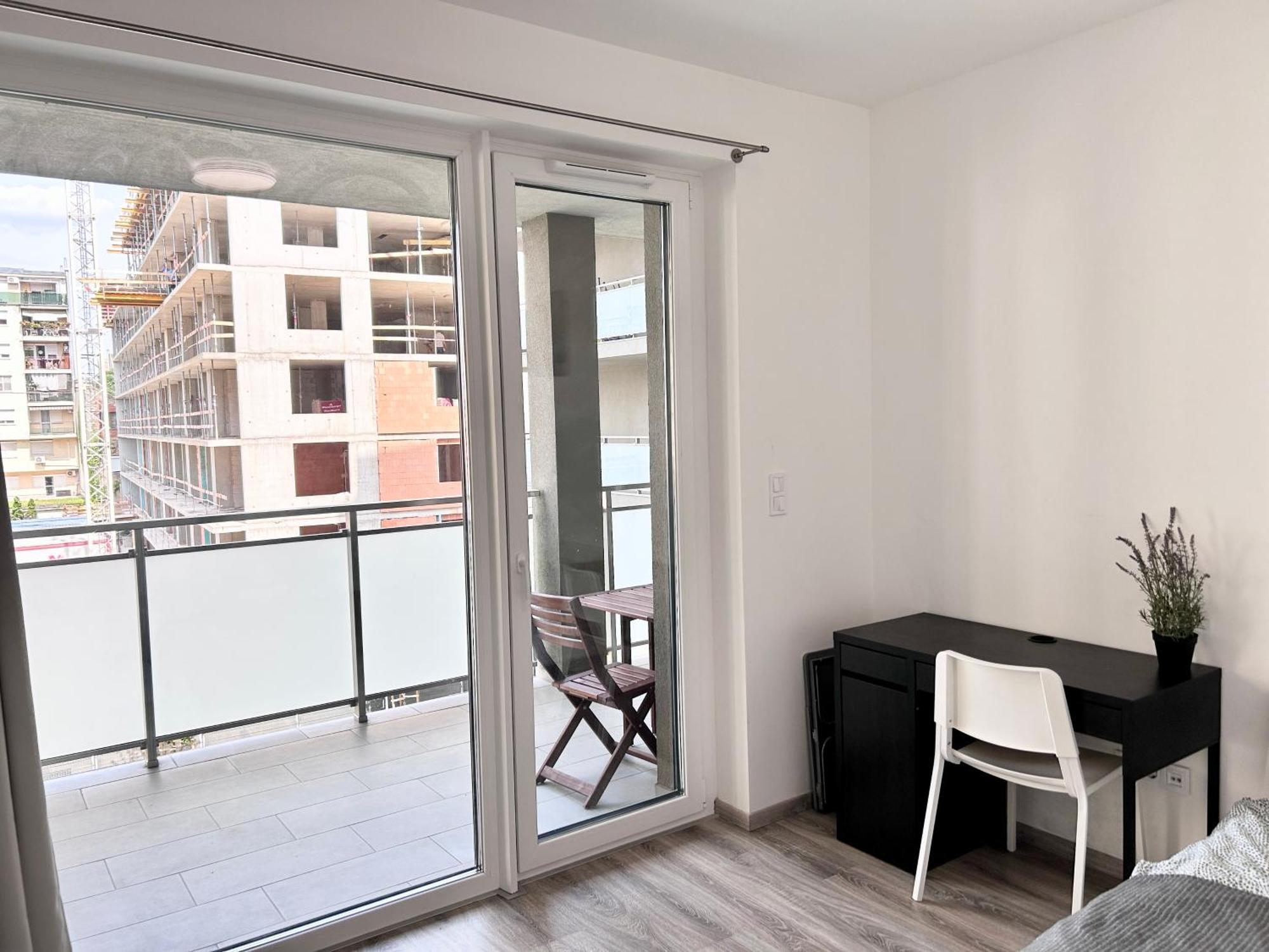 New 2022 Family&Friends Downtown Ac 3Br 2Ba Free Parking Big Balcony Near Metro&Train Station Self Check-In Apt Budapeşte Dış mekan fotoğraf